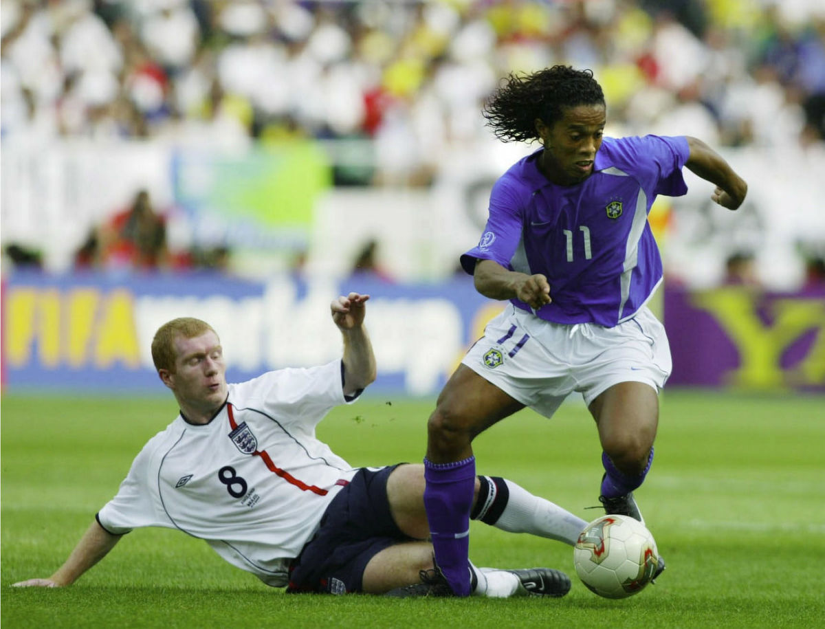 罗纳尔迪尼奥(2002年世界杯对英格兰,紫色客场球衣11号)
